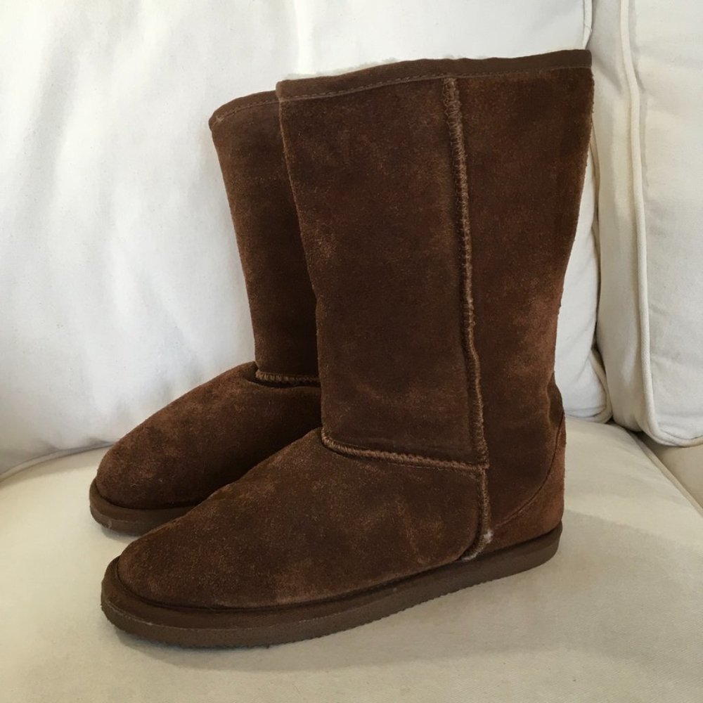 Staheekum Women's Whistler Mid Sheepskin Boot